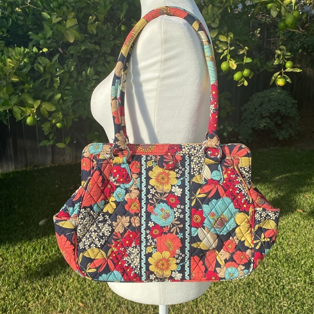 VERA BRADLEY HAPPY SNAILS Quilted Floral Multicolor Shoulder Bag Tote